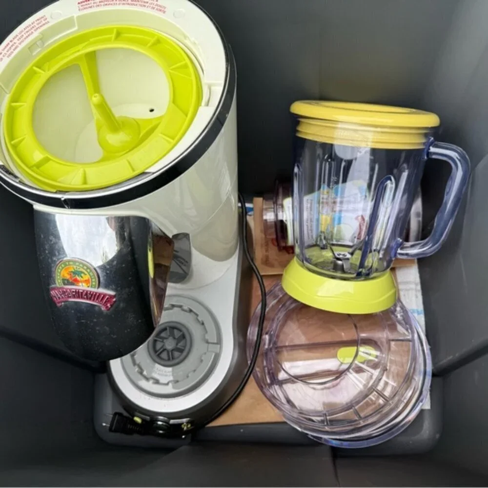 Margaritaville Blender set - Like new